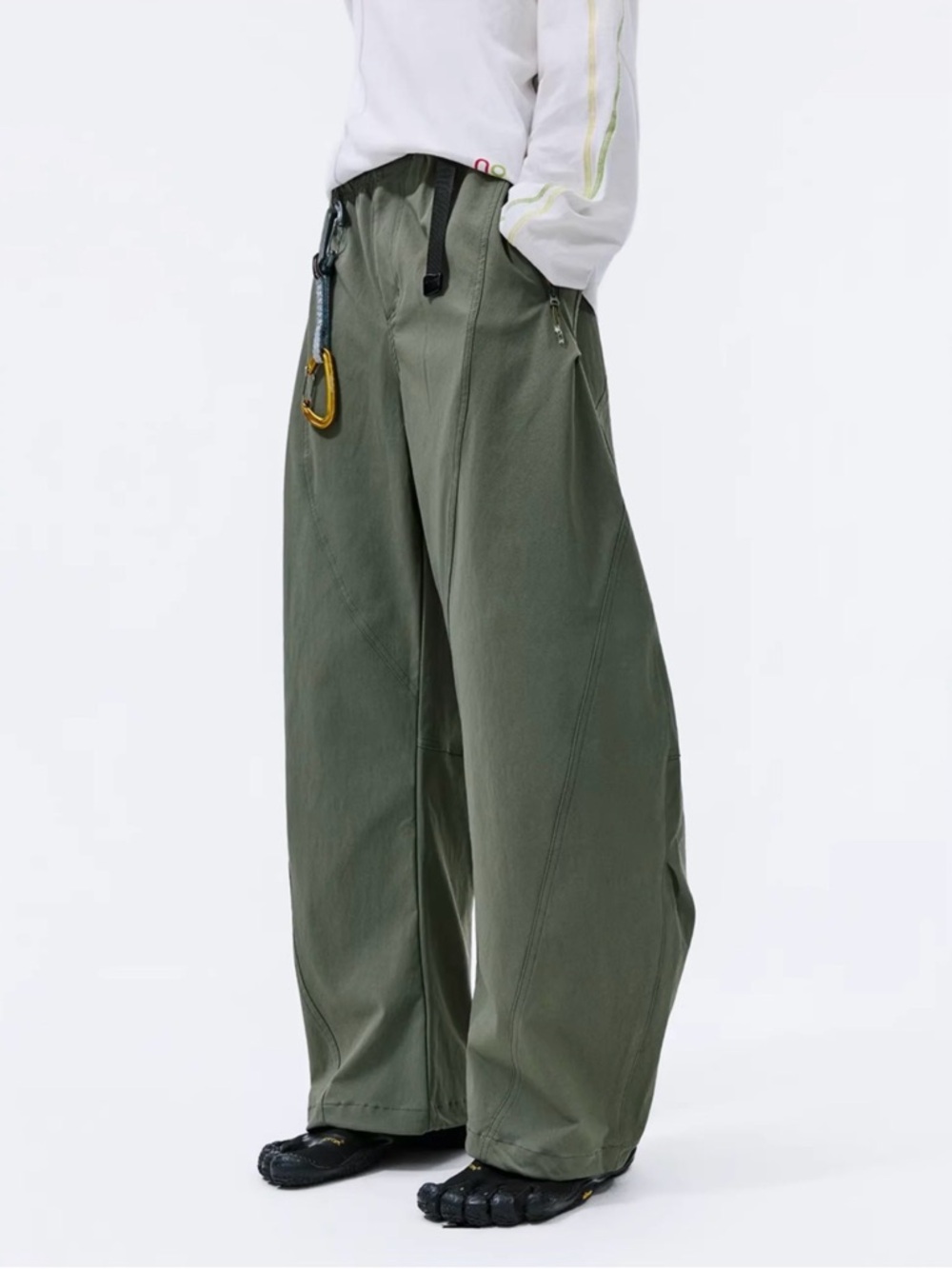 NWT Gonggar barrel leg utility pants - green - unisex - 34” adjustable waist